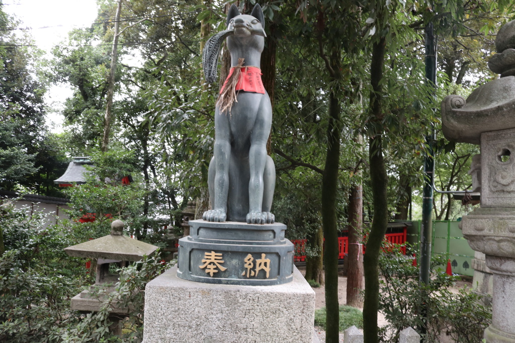 稻荷神社.狐仙石像