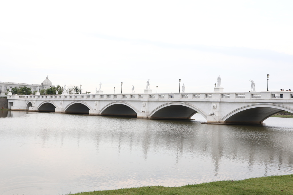 奇美博物館湖面陸橋