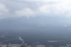 雲霧纏繞的富士山