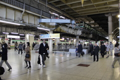 朝の上野駅