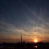 都会の夕暮れ