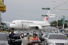 街中に突然現る