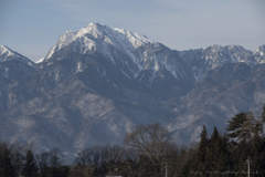 里から見る真冬の甲斐駒ケ岳