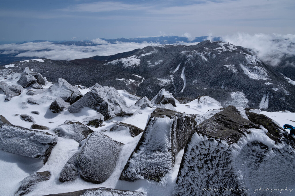 北西の風、融雪との鬩ぎ合い