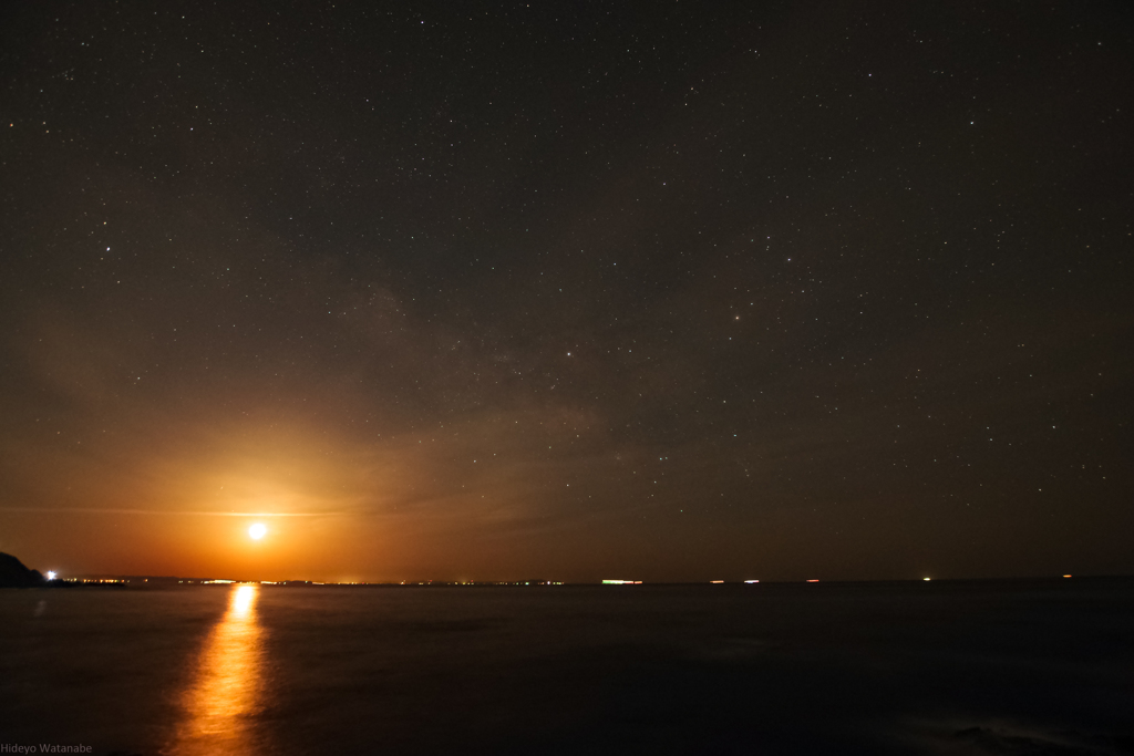 moonrise and milkyway