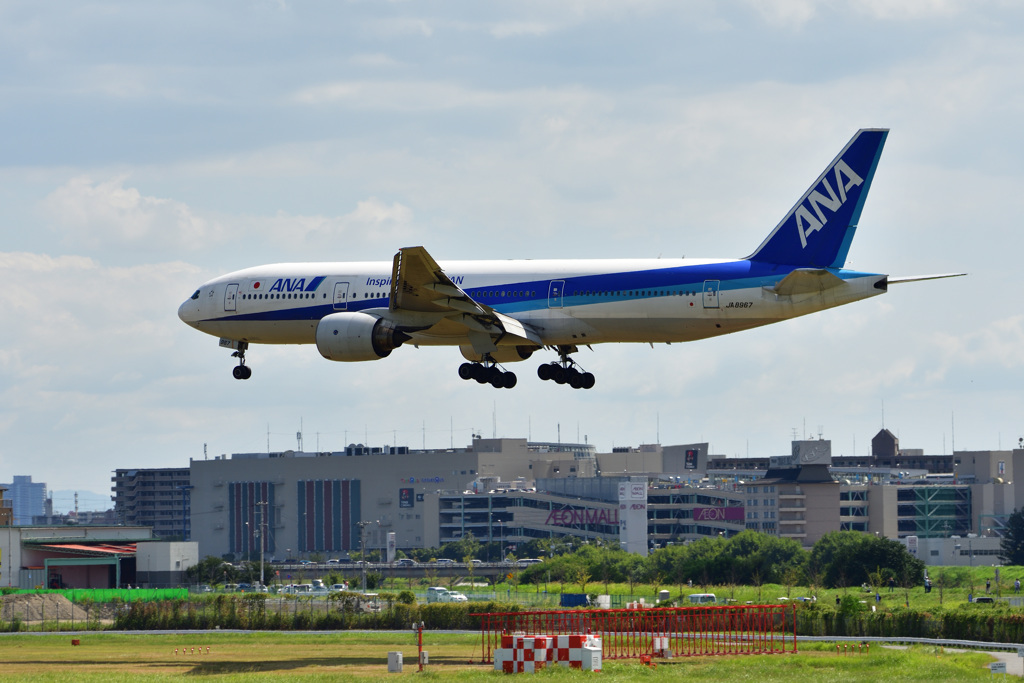 滅多に写らない伊丹のローカライザー