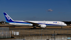 見慣れたANA787ですが