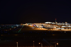 関空展望ホール_夜のエプロン 関空展望ホール_夜のエプロン