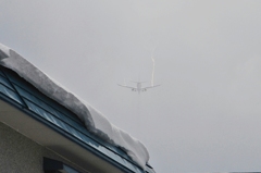 飛行機に雷が落ちる