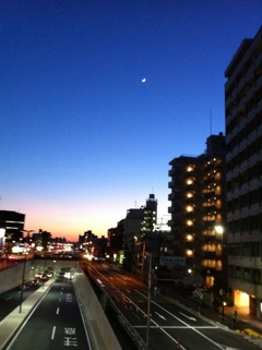 蒲田駅の歩道橋の上