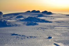 蔵王熊野岳・雪原に朝日が登る