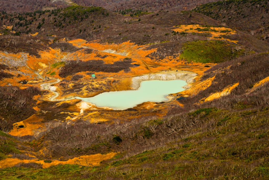 昭和湖（岩手県一関市栗駒山）