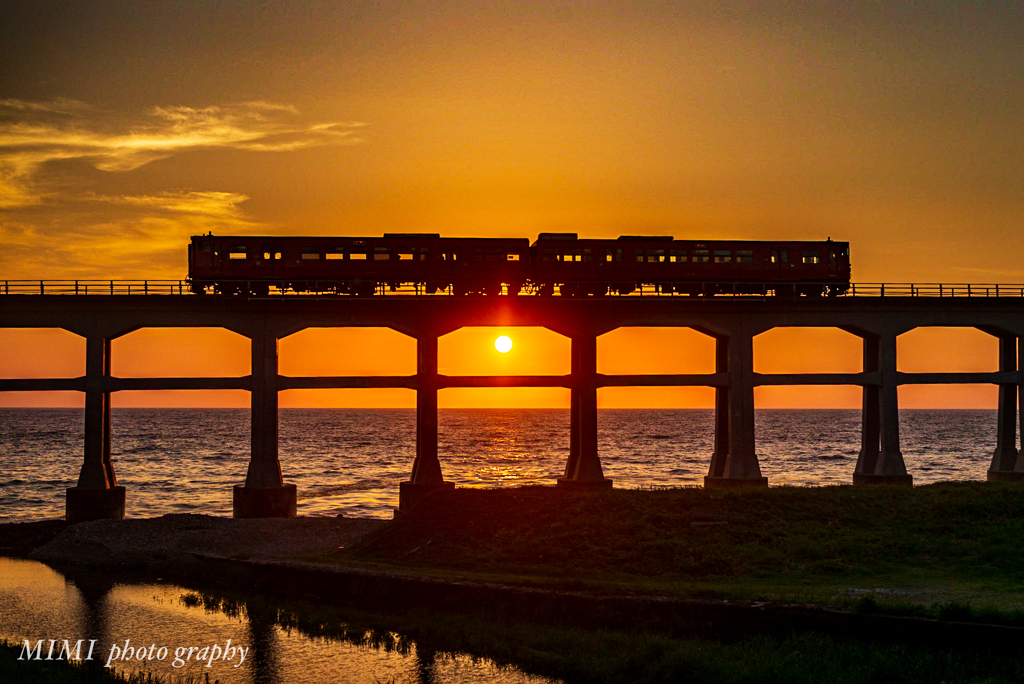 夕日の橋梁