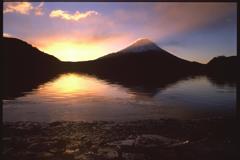 精進湖の朝焼け　２