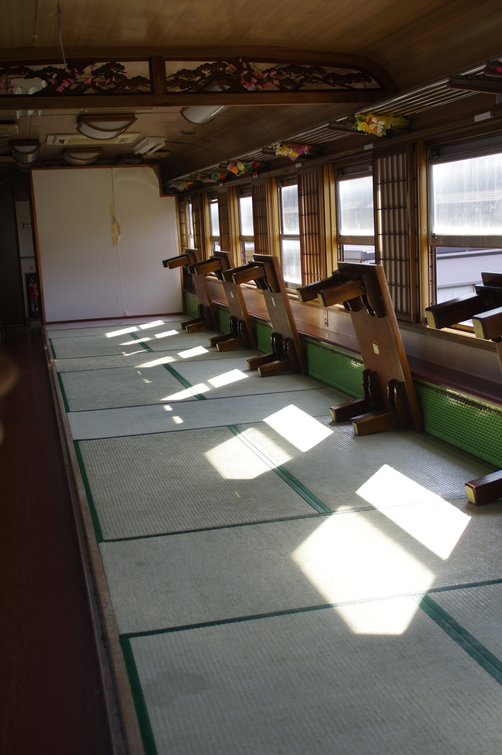 お座敷列車