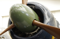エンジンも機体も本物