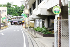 成田公民館とバス停