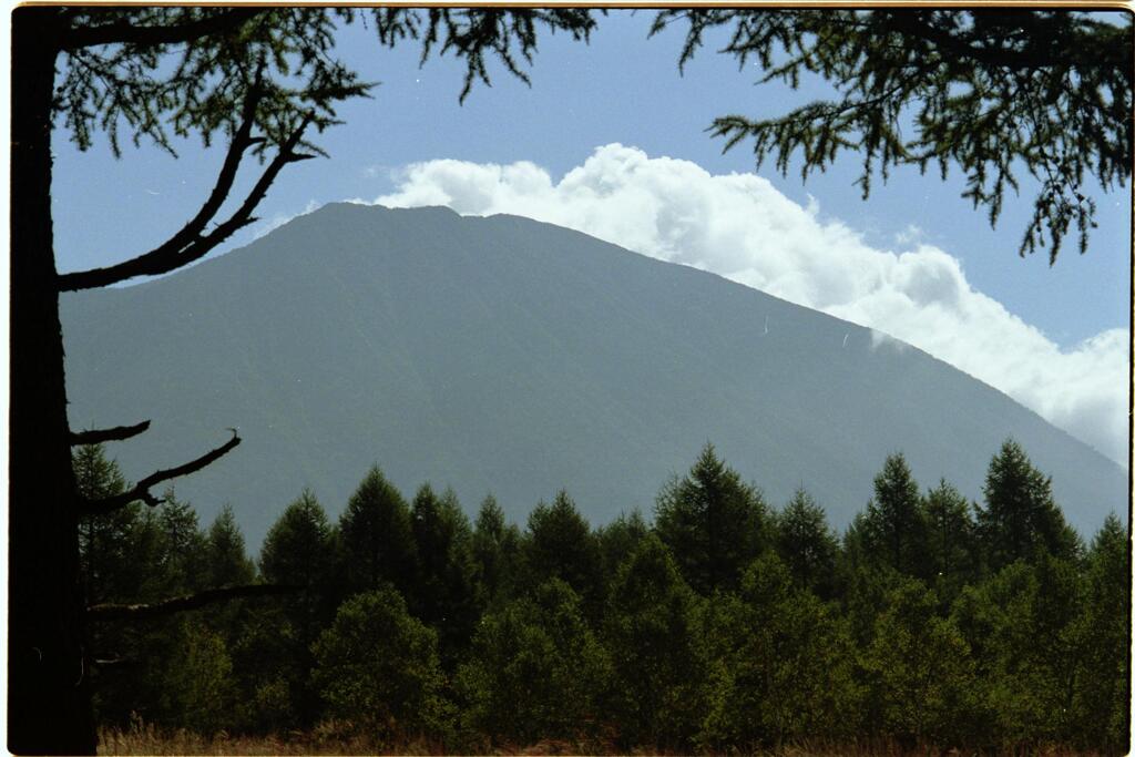 山と雲