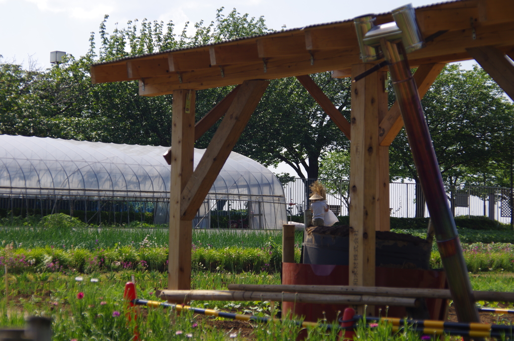 東屋（ものおき）
