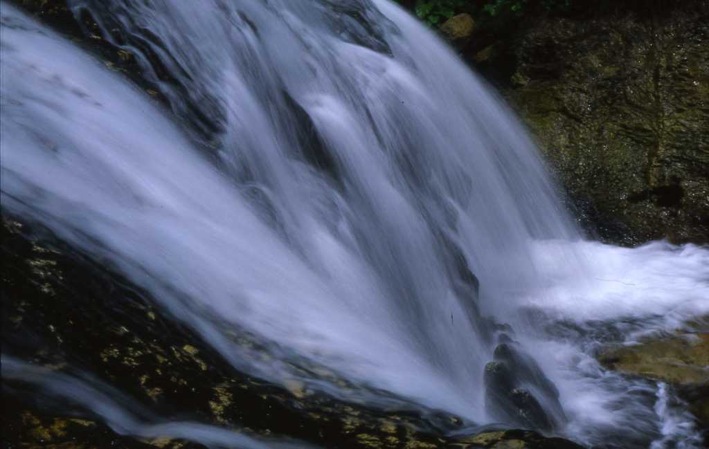水が落ちる　１