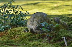 寝転びわらべ地蔵