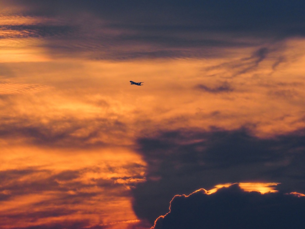 夕焼け飛行機