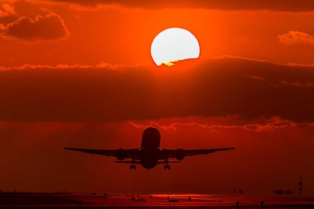 夕陽と飛行機