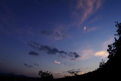 三日月と暮れる