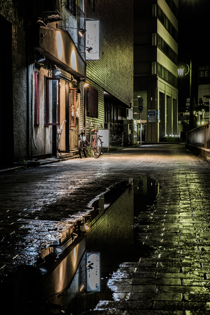 路地　居酒屋