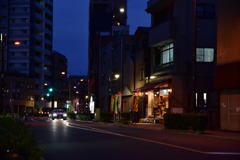 下町の夕暮れ直後