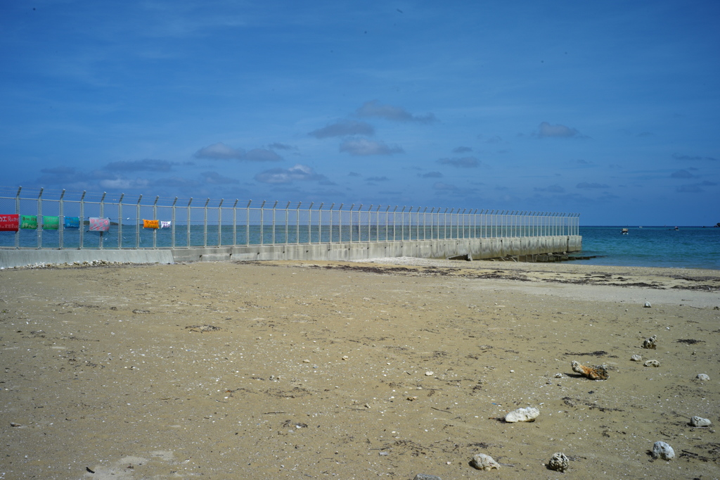 2016.07.31 辺野古の浜: フェンスの遠景
