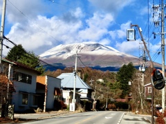 聳える浅間山