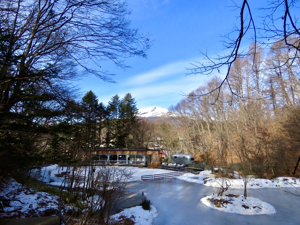 今朝のケラ池と浅間山