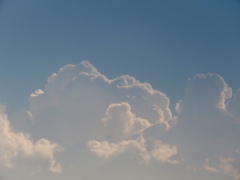 西の方で雷が