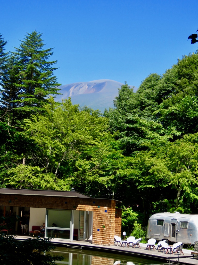 ケラ池から見た浅間山