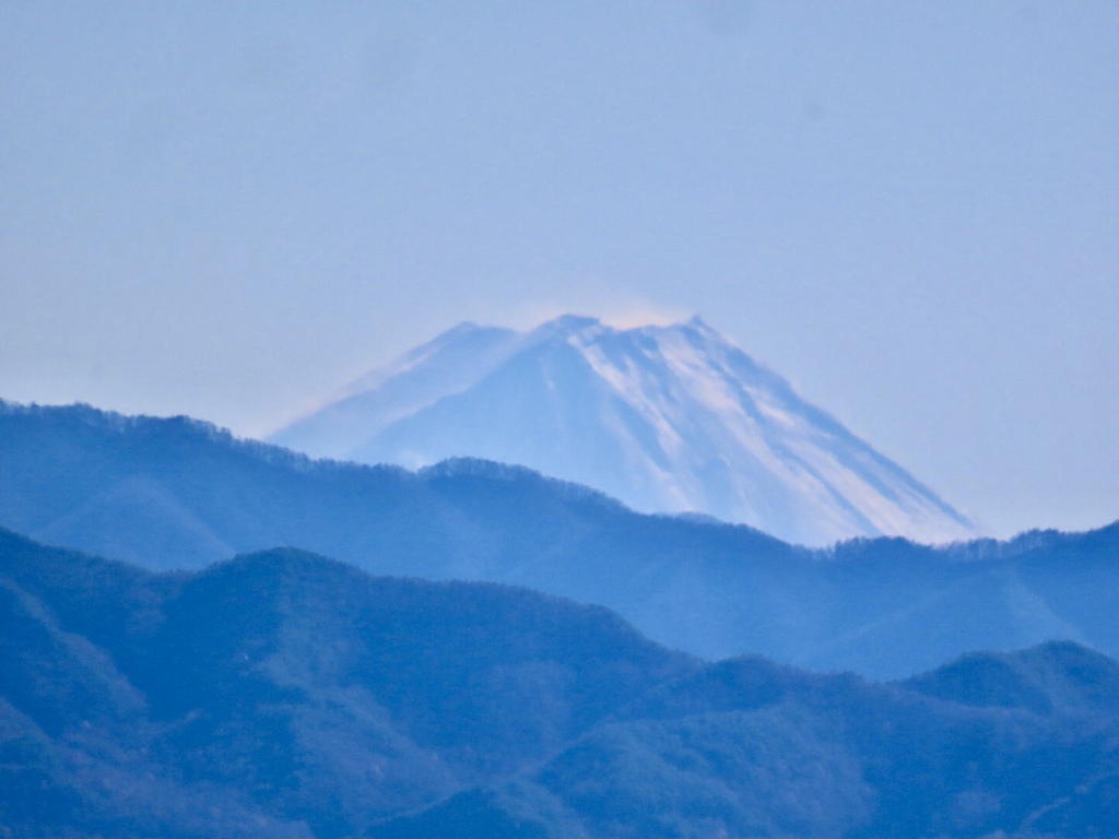 霞む富士山