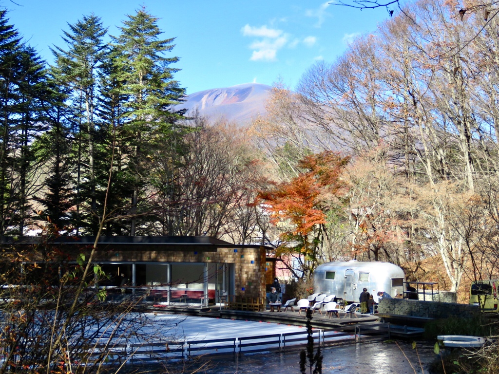 今日のケラ池と浅間山