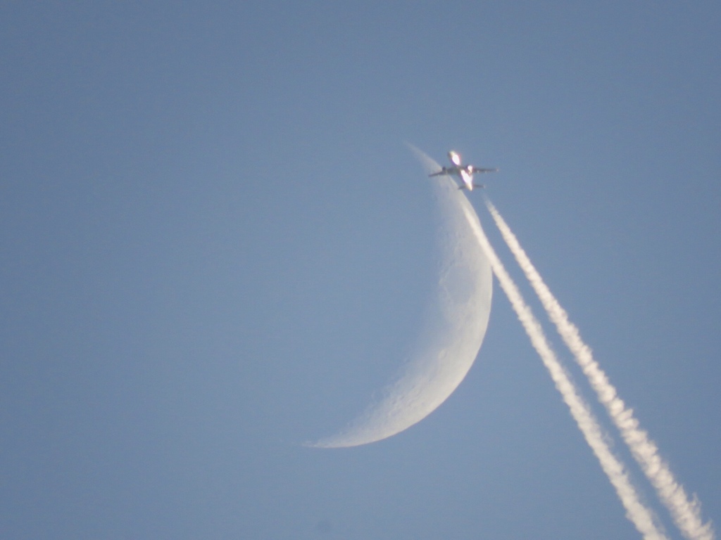 月と飛行機2