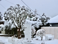 雪とマーライオン