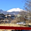 参道から浅間山のアップ