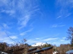 爽やかな青空と浅間山