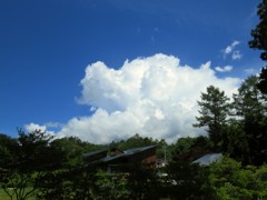 浅間山を覆う積乱雲