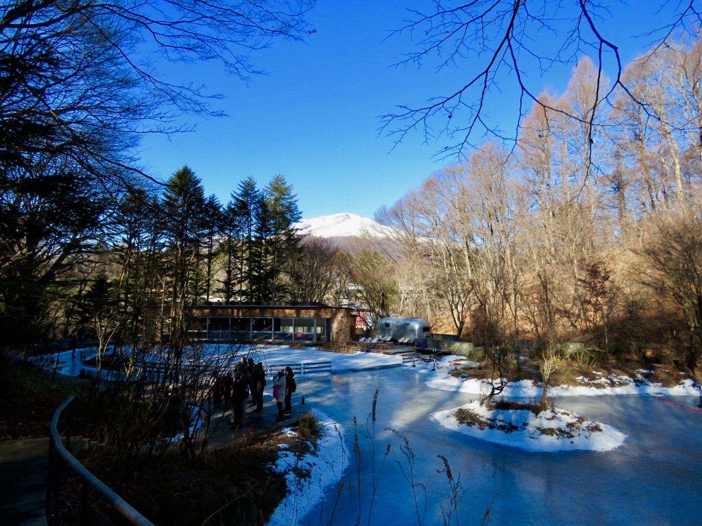 ケラ池から見る浅間山