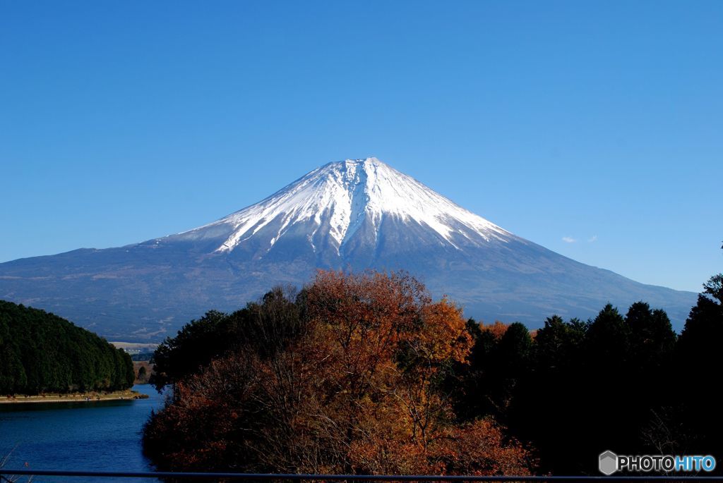 晩秋の富士山