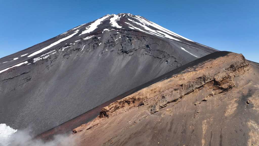 Mt. Fuji 宝永山・宝永第一火口2024年5月17日 MAVIC3_084