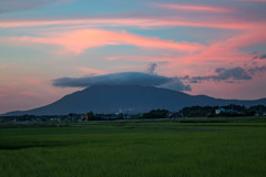 筑波山に笠雲が・・