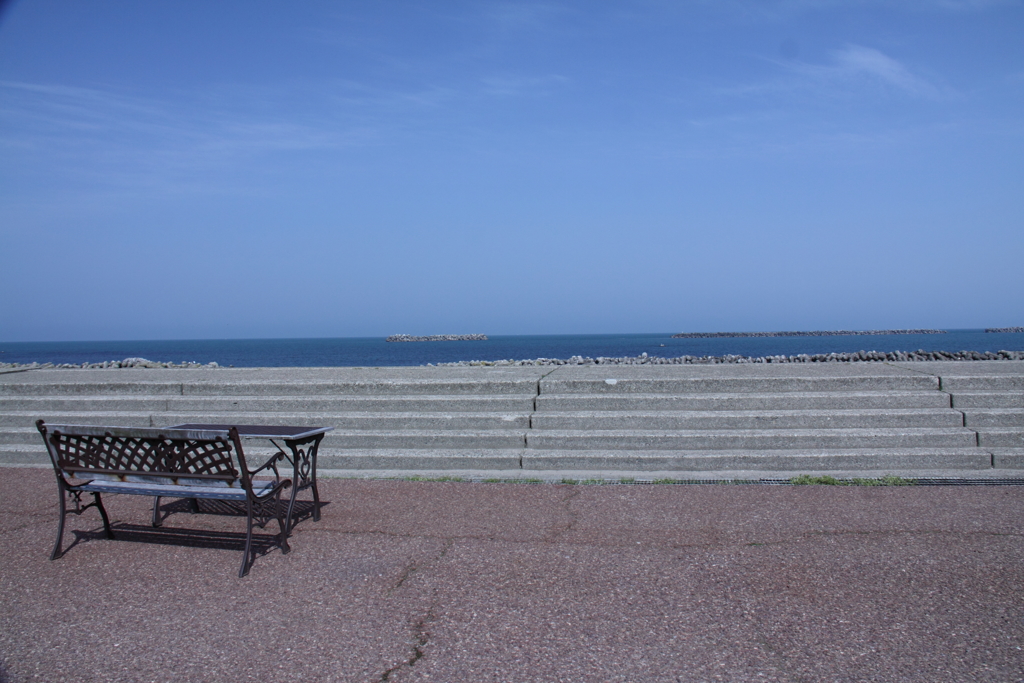 海が見えるベンチ