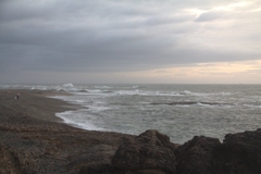 曇天の海、寄せる波の記憶