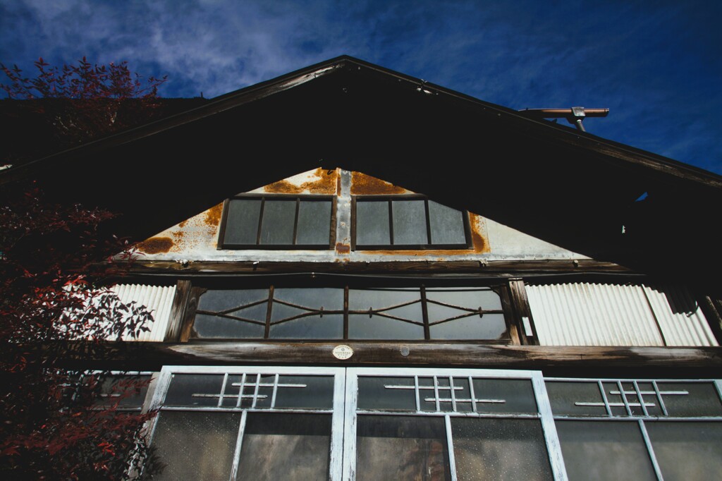 記憶の屋根の下