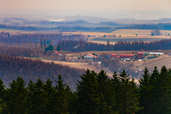 丘から見た絵のような町